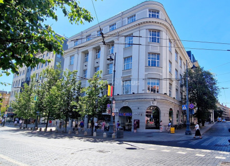 Nuomojamos administracinės patalpos Gedimino pr., Senamiestis, Vilniaus m., Vilniaus m. sav., 343.86 m2 ploto