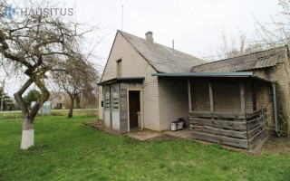 Parduodamas butas 31.32 kv.m ploto su žemės sklypu 11