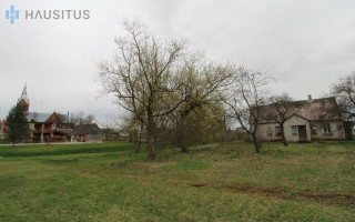 Parduodamas butas 31.32 kv.m ploto su žemės sklypu 15