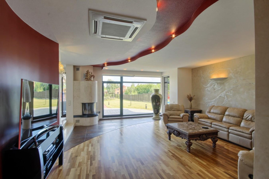 Parduodamas namas Žemynos g., Pabaliai, Šiaulių m., Šiaulių m. sav., 266.06 m² ploto 6 kambariai 2
