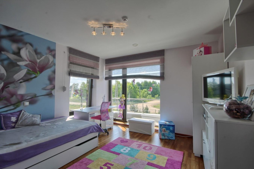 Parduodamas namas Žemynos g., Pabaliai, Šiaulių m., Šiaulių m. sav., 266.06 m² ploto 6 kambariai 14