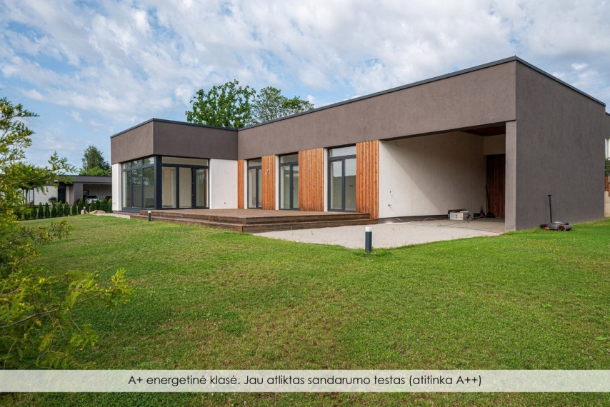 Parduodamas namas Filaretų g., Didžiasalio k., Vilniaus r. sav., 158 m2 ploto, 1 aukštai 4