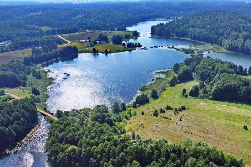 Parduodama sena sodyba su daug ežero pakrantės, žemės sklypas 3,54 ha, Trakų r. Kozelkiškių k. 15