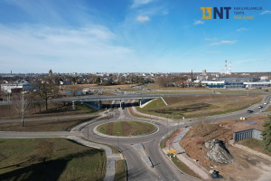 ATSKIRAS AUKŠTAS BIURUI SU PARKAVIMO VIETOMIS, ARTI IŠVAŽIAVIMAS Į A1 28