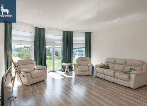 Parduodamas namas Dalgių g., Nemėžio k., Vilniaus r. sav., 207.29 m2 ploto, 2 aukštai
