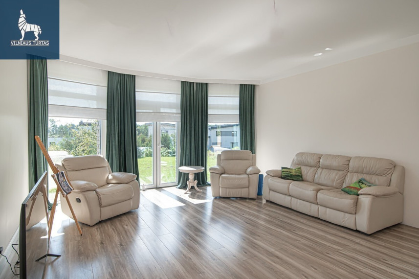 Parduodamas namas Dalgių g., Nemėžio k., Vilniaus r. sav., 207.29 m2 ploto, 2 aukštai 1