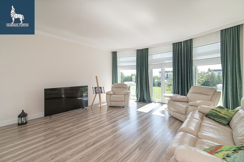Parduodamas namas Dalgių g., Nemėžio k., Vilniaus r. sav., 207.29 m2 ploto, 2 aukštai 2