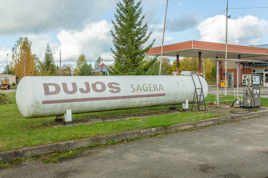 Parduodamos administracinės, gamybinės, kitos paskirties, maitinimo, paslaugų, prekybos, sandėliavimo patalpos Rygos g., Gataučių k., Joniškio r. sav., 131.48 m2 ploto 3