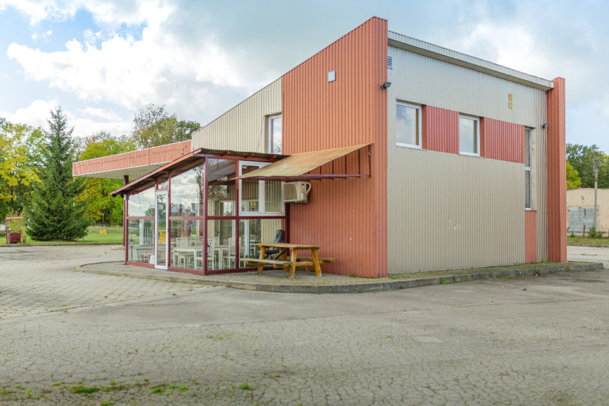 Parduodamos administracinės, gamybinės, kitos paskirties, maitinimo, paslaugų, prekybos, sandėliavimo patalpos Rygos g., Gataučių k., Joniškio r. sav., 131.48 m2 ploto 9