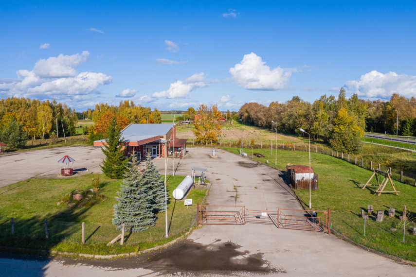 Parduodamos administracinės, gamybinės, kitos paskirties, maitinimo, paslaugų, prekybos, sandėliavimo patalpos Rygos g., Gataučių k., Joniškio r. sav., 131.48 m2 ploto 12