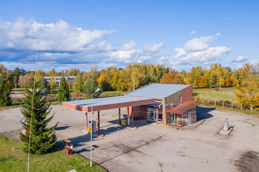 Parduodamos administracinės, gamybinės, kitos paskirties, maitinimo, paslaugų, prekybos, sandėliavimo patalpos Rygos g., Gataučių k., Joniškio r. sav., 131.48 m2 ploto 13