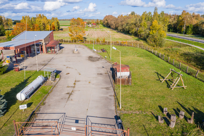 Parduodamos administracinės, gamybinės, kitos paskirties, maitinimo, paslaugų, prekybos, sandėliavimo patalpos Rygos g., Gataučių k., Joniškio r. sav., 131.48 m2 ploto 33