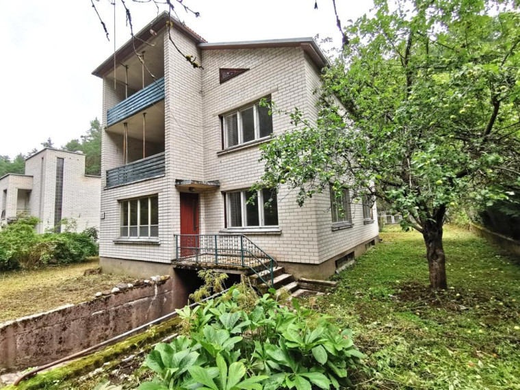 Parduodamas namas Medžiotojų g., Anykščių m., Anykščių r. sav., 208.62 m² ploto 5 kambariai 1