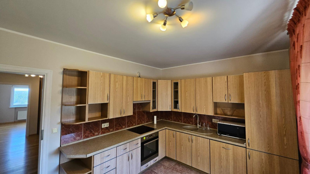 Nuomojamas butas Saulėnų g., Putinų, Alytaus m., Alytaus m. sav., 166.00 m² ploto 5 kambariai 3