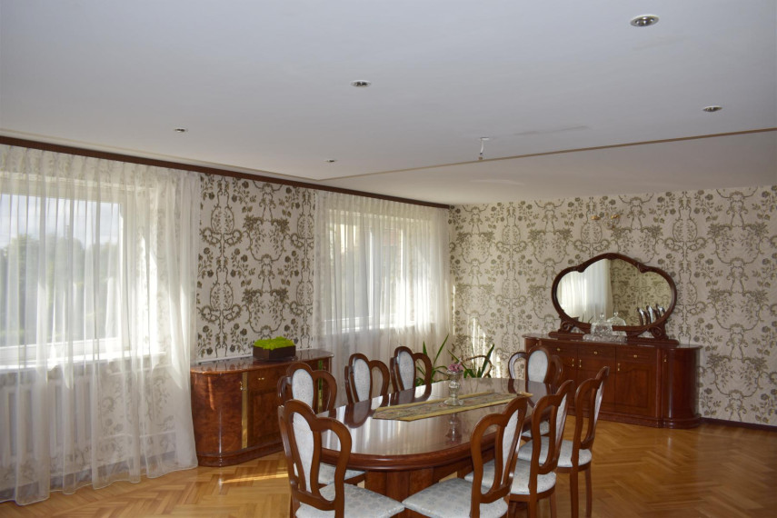 Parduodamas namas Samanynės g., Vaivados, Panevėžio m., Panevėžio m. sav., 402.56 m² ploto 6 kambariai 10