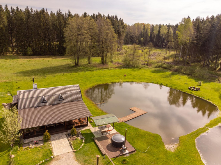 Parduodamas namas Miško g., Albertavos k., Jonavos r. sav., 359.06 m² ploto 4 kambariai 3
