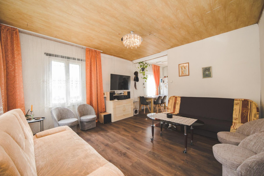 Parduodamas namas Miško g., Albertavos k., Jonavos r. sav., 359.06 m² ploto 4 kambariai 23