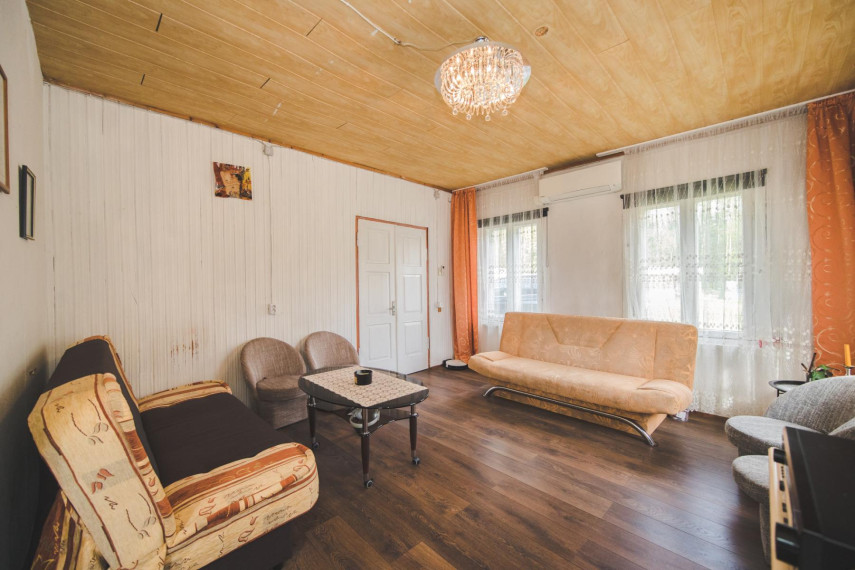 Parduodamas namas Miško g., Albertavos k., Jonavos r. sav., 359.06 m² ploto 4 kambariai 24