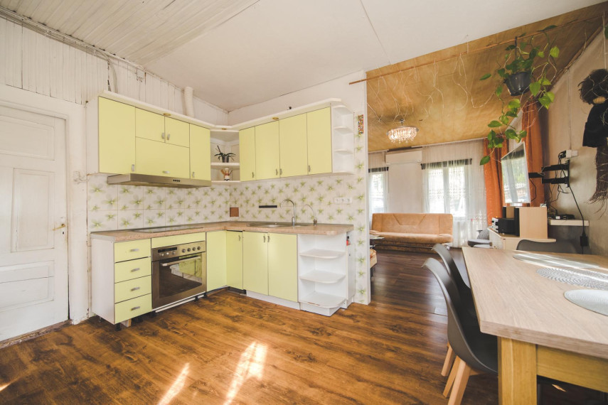 Parduodamas namas Miško g., Albertavos k., Jonavos r. sav., 359.06 m² ploto 4 kambariai 25