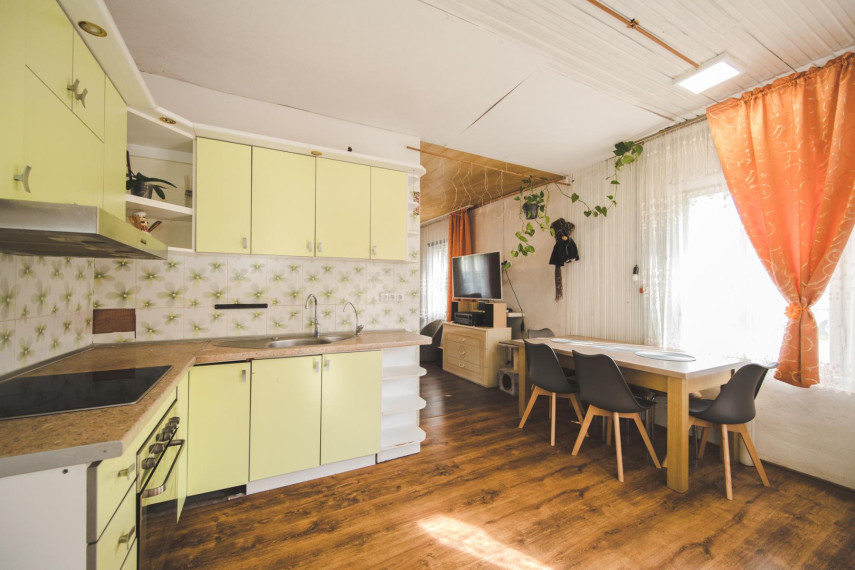 Parduodamas namas Miško g., Albertavos k., Jonavos r. sav., 359.06 m² ploto 4 kambariai 26