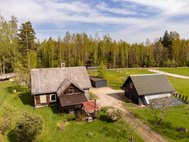 Parduodamas namas Miško g., Albertavos k., Jonavos r. sav., 359.06 m² ploto 4 kambariai 38