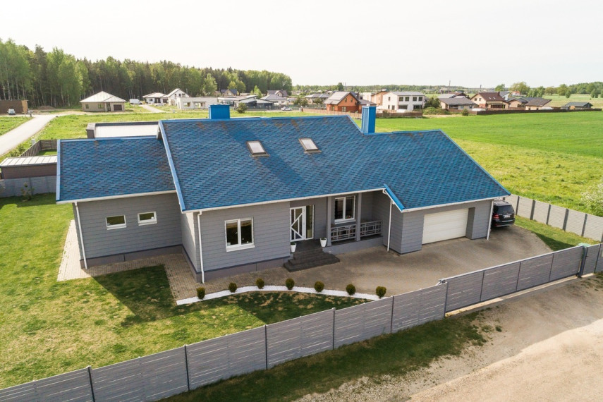 Parduodamas namas Smilgų g., Reivyčių k., Mažeikių r. sav., 269.27 m2 ploto, 1 aukštai 1