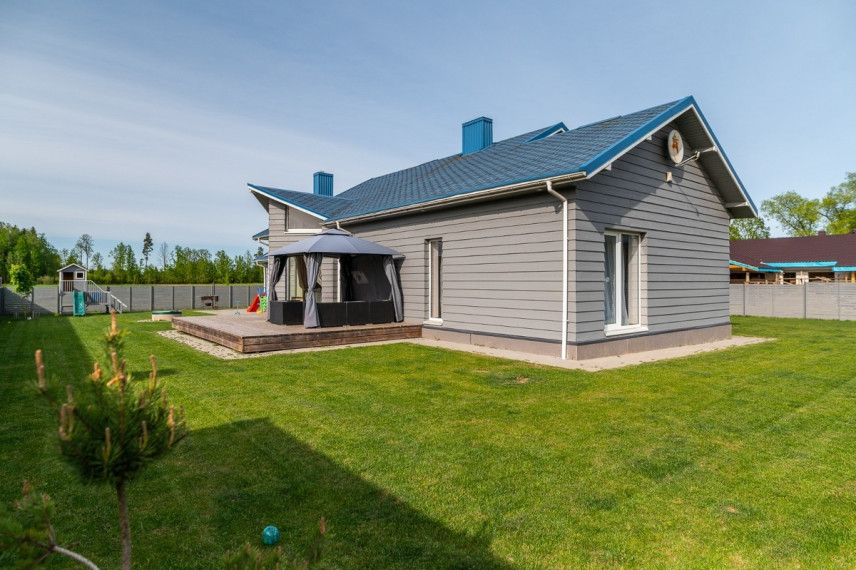 Parduodamas namas Smilgų g., Reivyčių k., Mažeikių r. sav., 269.27 m2 ploto, 1 aukštai 3