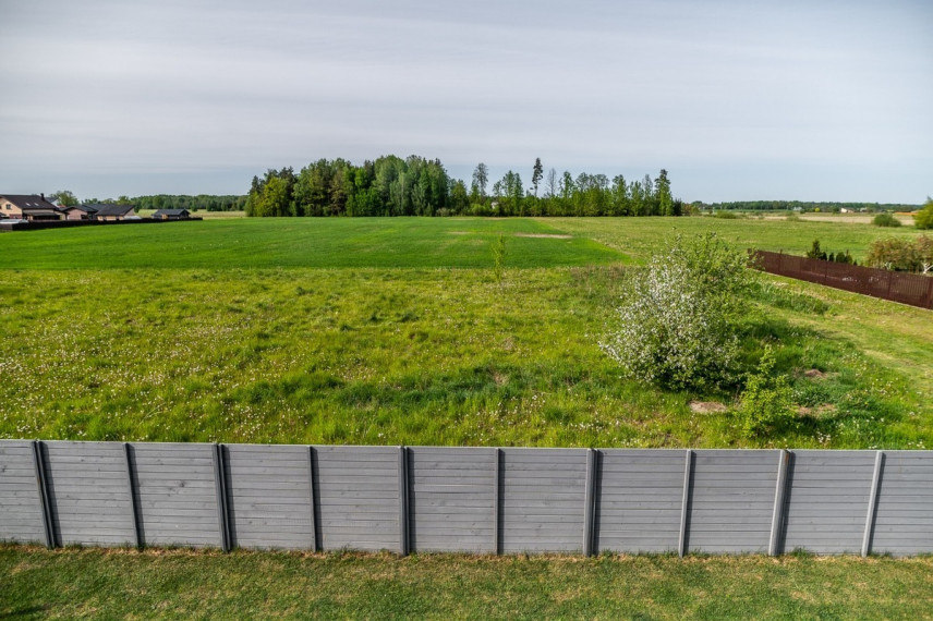 Parduodamas namas Smilgų g., Reivyčių k., Mažeikių r. sav., 269.27 m2 ploto, 1 aukštai 10