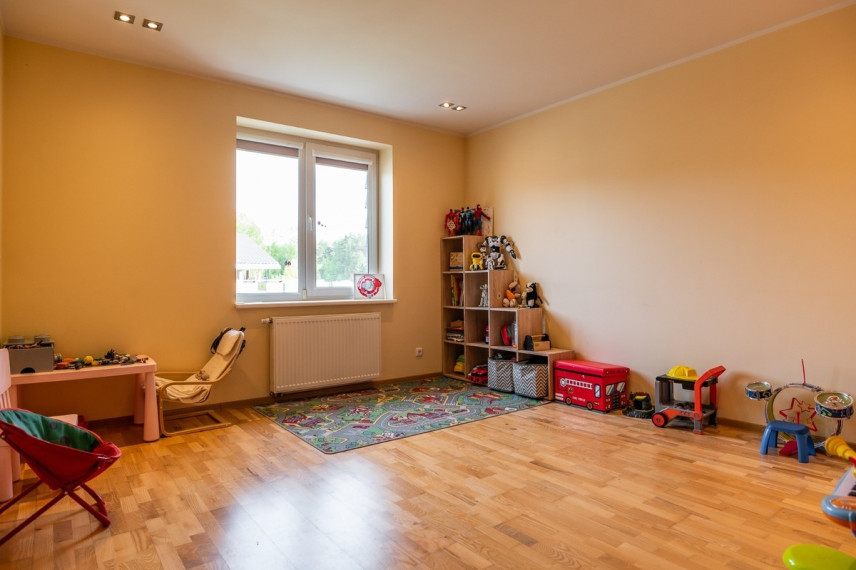 Parduodamas namas Smilgų g., Reivyčių k., Mažeikių r. sav., 269.27 m2 ploto, 1 aukštai 30