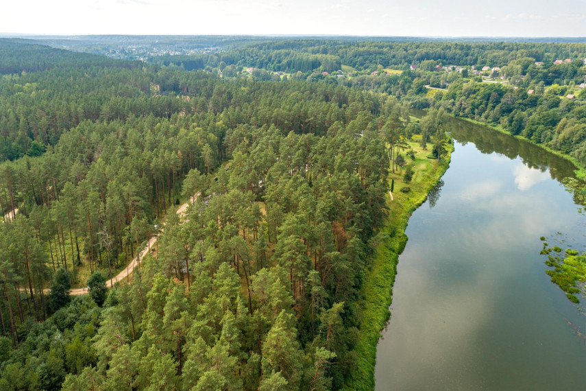 Parduodamas namas Meletų g., Bratoniškių k., Vilniaus r. sav., 659.00 m² ploto 5 kambariai 4