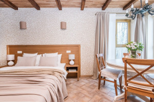 Parduodamas namas Ežero g., Klykių k., Utenos r. sav., 763.87 m2 ploto, 2 aukštai 4