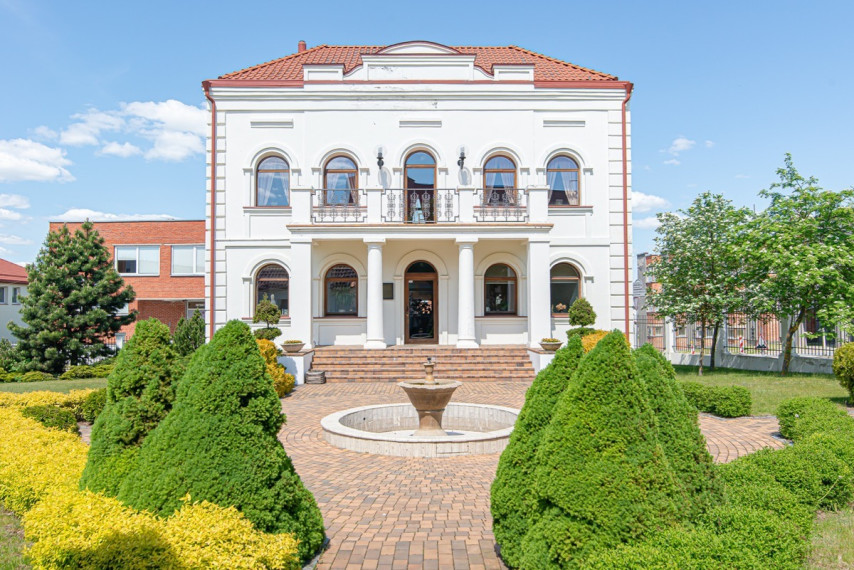 Parduodamos administracinės patalpos Maironio g., Kupiškio m., Kupiškio r. sav., 266 m2 ploto 1