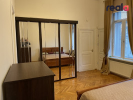 Nuomojamas nuostabus prestižinis butas šv.Mykolo g., Senamiestyje, Vilniuje, 147 kv.m ploto, 5 kambariai 13