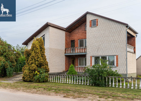 Parduodamas namas Perlojos g., Alytaus m., Alytaus m. sav., 267.91 m2 ploto, 3 aukštai
