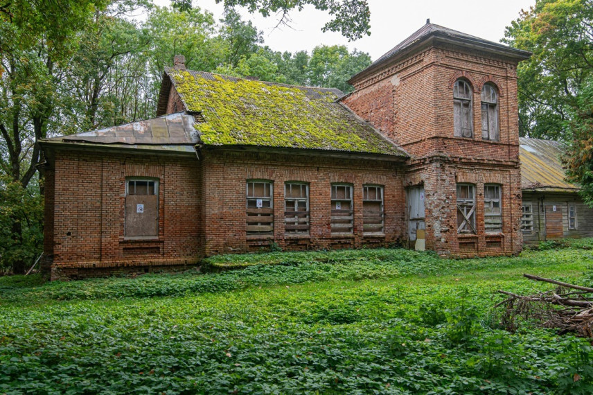 Parduodamas namas Ukmergės r. sav., Kurėnų k., Ežero g., 377.76 m2 ploto, 1 aukštai 5