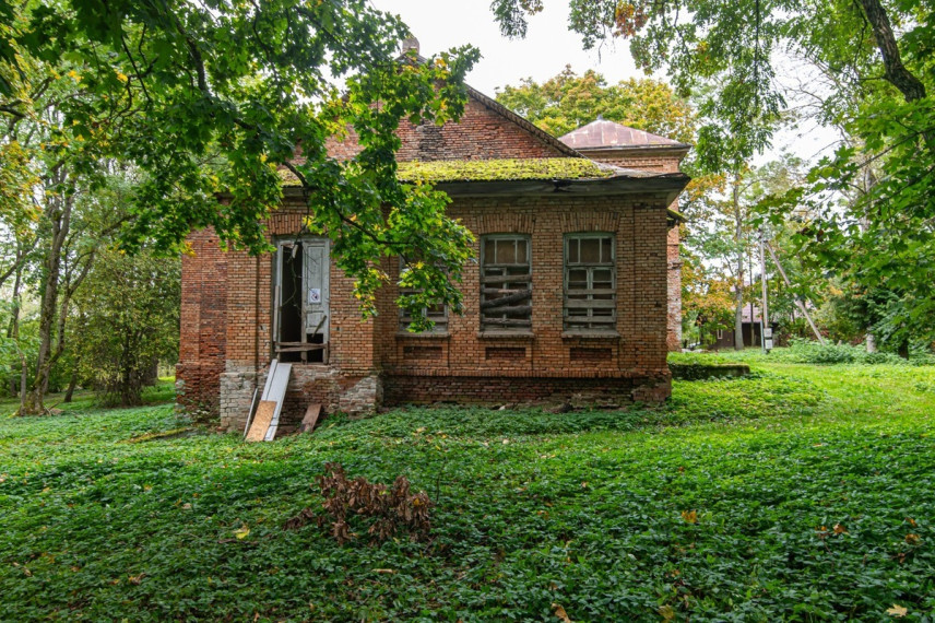 Parduodamas namas Ežero g., Kurėnų k., Ukmergės r. sav., 377.76 m2 ploto, 1 aukštai 10