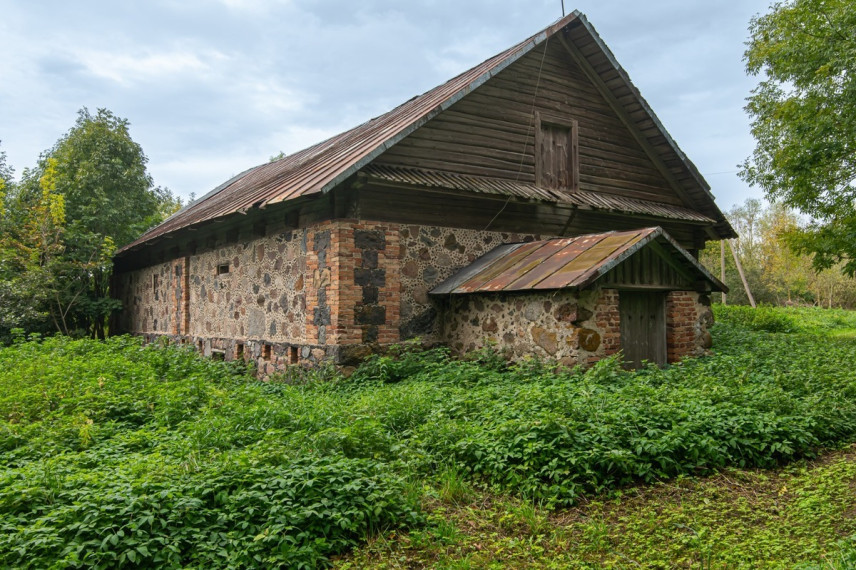 Parduodamas namas Ežero g., Kurėnų k., Ukmergės r. sav., 377.76 m2 ploto, 1 aukštai 16