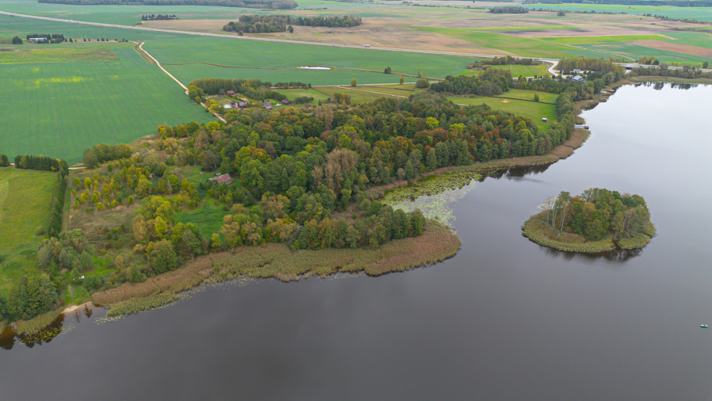 Parduodamas namas Ežero g., Kurėnų k., Ukmergės r. sav., 377.76 m2 ploto, 1 aukštai 23