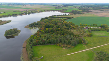 Parduodamas namas Ukmergės r. sav., Kurėnų k., Ežero g., 377.76 m2 ploto, 1 aukštai 25