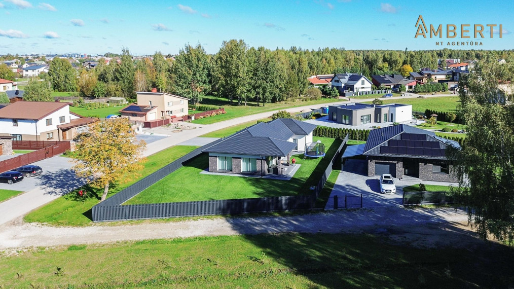 Parduodamas namas Lizdeikos g., Pabaliai, Šiaulių m., Šiaulių m. sav., 163.76 m² ploto 4 kambariai 6