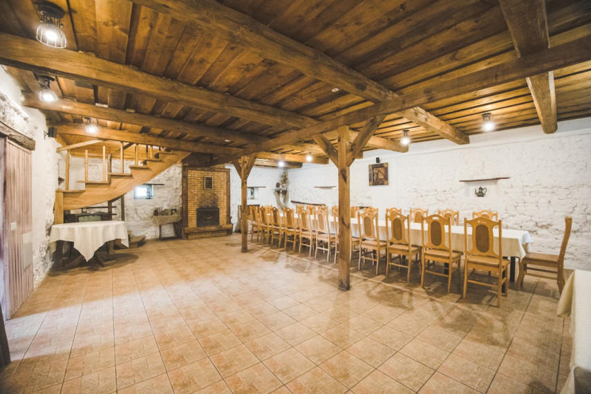 Parduodamas namas Varnakos g., Jaugeliškių k., Jonavos r. sav., 664.08 m² ploto 4 kambariai 35