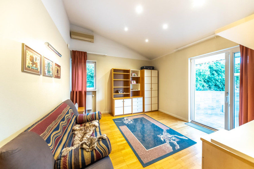 Parduodamas namas J. Basanavičiaus al., Žaliakalnis, Kauno m., Kauno m. sav., 310.03 m² ploto 5 kambariai 13