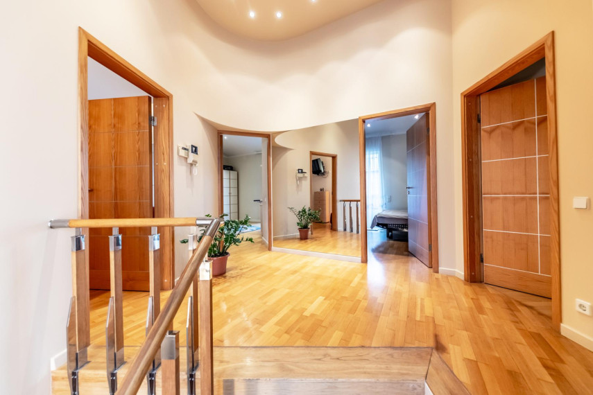 Parduodamas namas J. Basanavičiaus al., Žaliakalnis, Kauno m., Kauno m. sav., 310.03 m² ploto 5 kambariai 15