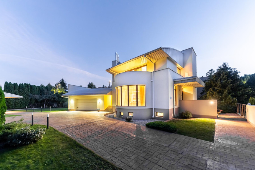 Parduodamas namas J. Basanavičiaus al., Žaliakalnis, Kauno m., Kauno m. sav., 310.03 m² ploto 5 kambariai 3