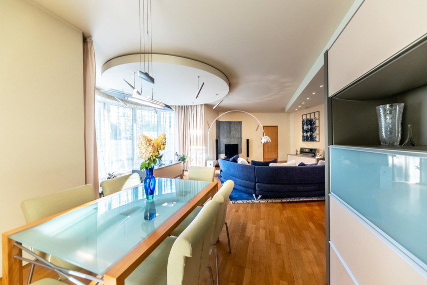 Parduodamas namas J. Basanavičiaus al., Žaliakalnis, Kauno m., Kauno m. sav., 310.03 m² ploto 5 kambariai 21