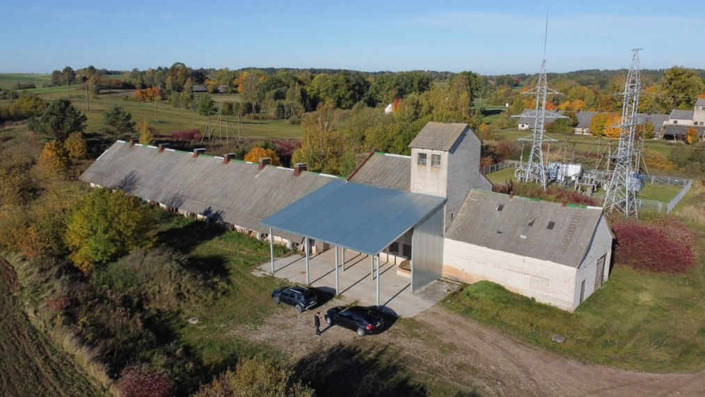 Parduodamos gamybinės, kitos paskirties, sandėliavimo patalpos Prienų r. sav., Ingavangio k., Mokyklos g., 930.53 m2 ploto 1