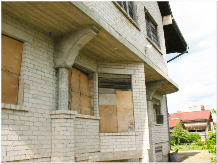 Parduodamas namas V. Svirskio g., Centras, Panevėžio m., Panevėžio m. sav., 512 m² ploto 7 kambariai 5