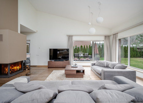 Parduodamas namas Veržuvos g., Antakalnis, Vilniaus m., Vilniaus m. sav., 208 m2 ploto, 2 aukštai