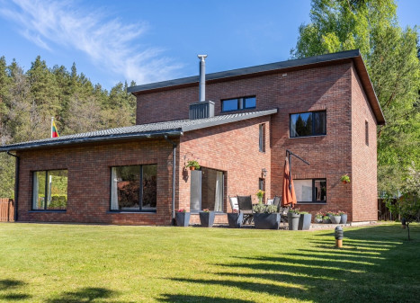 Parduodamas namas Veržuvos g., Antakalnis, Vilniaus m., Vilniaus m. sav., 208 m2 ploto, 2 aukštai