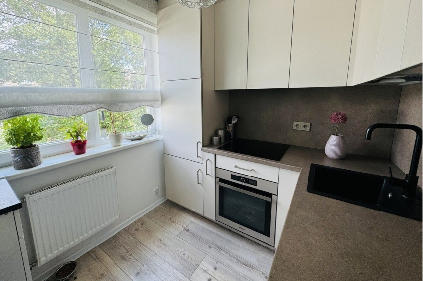 Parduodamas butas Klaipėdos apskritis, Klaipėda, Centras, Taikos pr., 44 m2 ploto, 2 kambariai 5